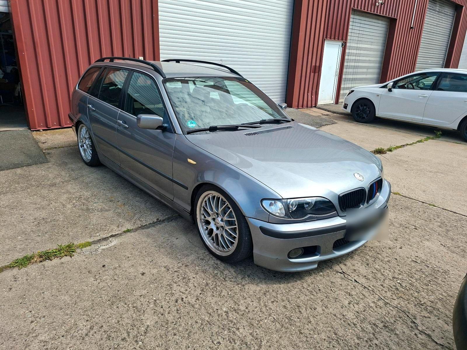 BMW 320 2005 — вигляд ззаду