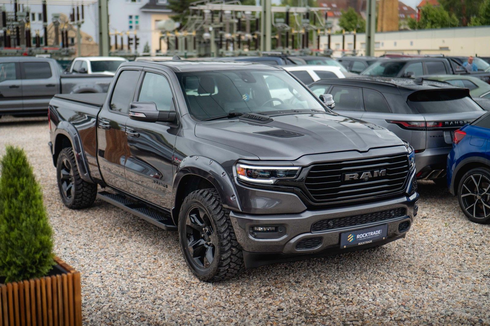 Fahrzeugabbildung Dodge RAM 5.7 V8 HEMI 4x4 Night Limited Longbed 19%