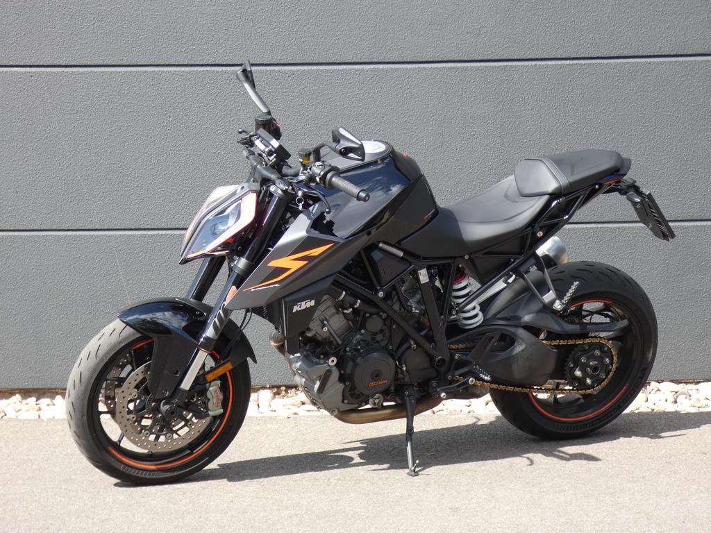 KTM 1290 Super Duke R 