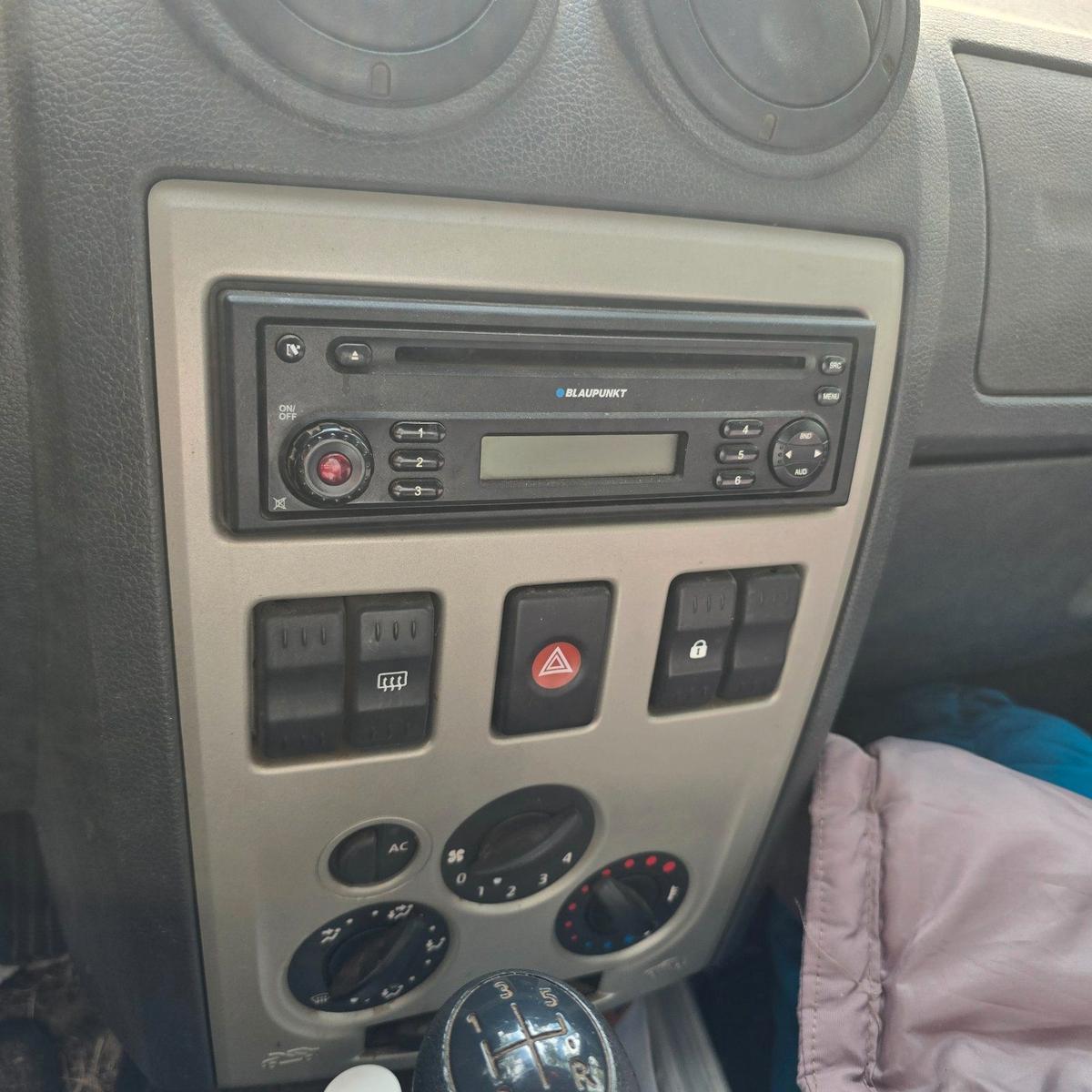 Dacia Logan 2008 — engine