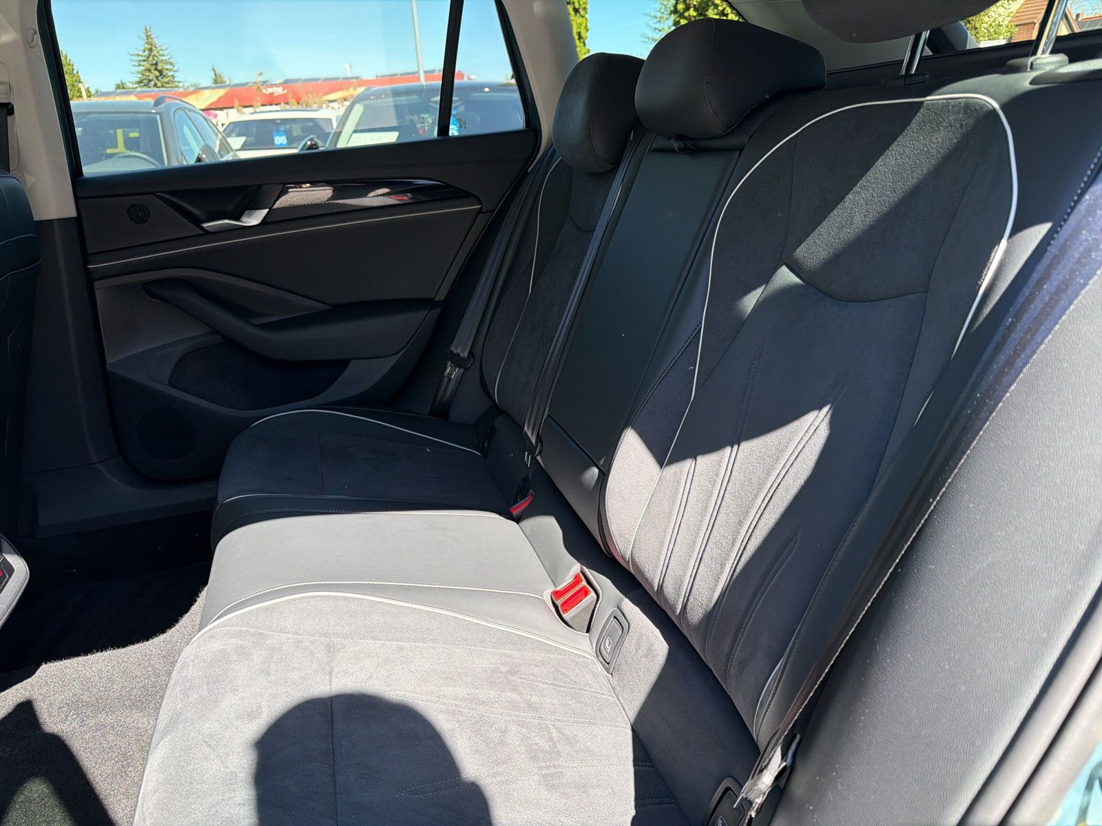 Passat Variant Business eTSi DSG IQ Drive AZV Bu