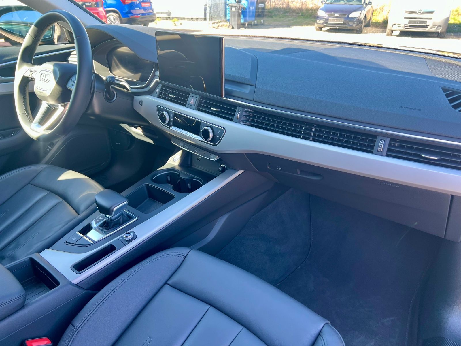 AUDI A4 Avant TDI LEDER AHK LED SHZ NAVI KAMERA