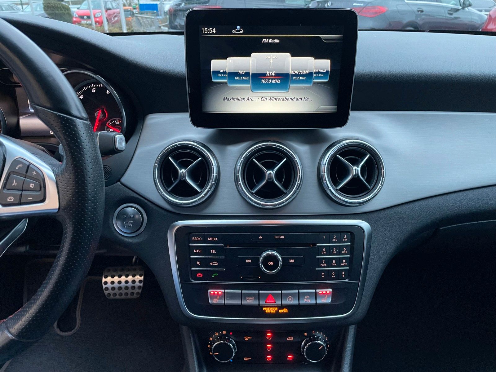 Fahrzeugabbildung Mercedes-Benz CLA 200 AMG Navi+SHZ+Klima+PDC+LED