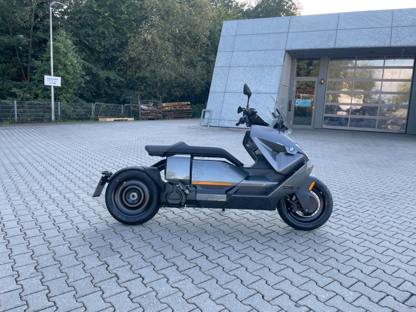 Fahrzeugabbildung BMW CE 04 Avantgarde sofort lieferbar