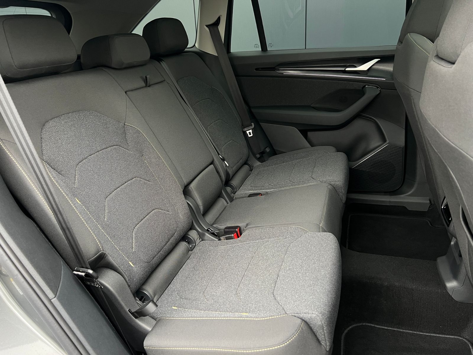 Fahrzeugabbildung SKODA Kodiaq Selection 1.5 TSI mHEV DSG *AHK, LED, Pan