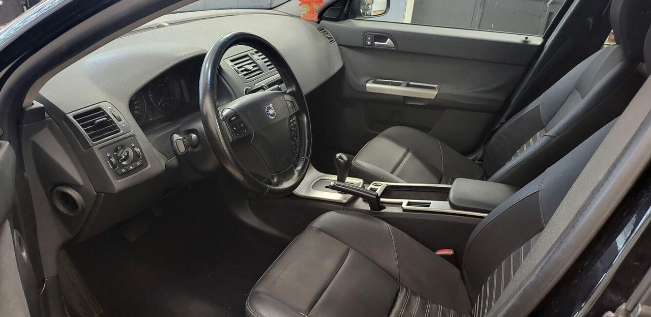 Volvo V50 2009 — photo 8