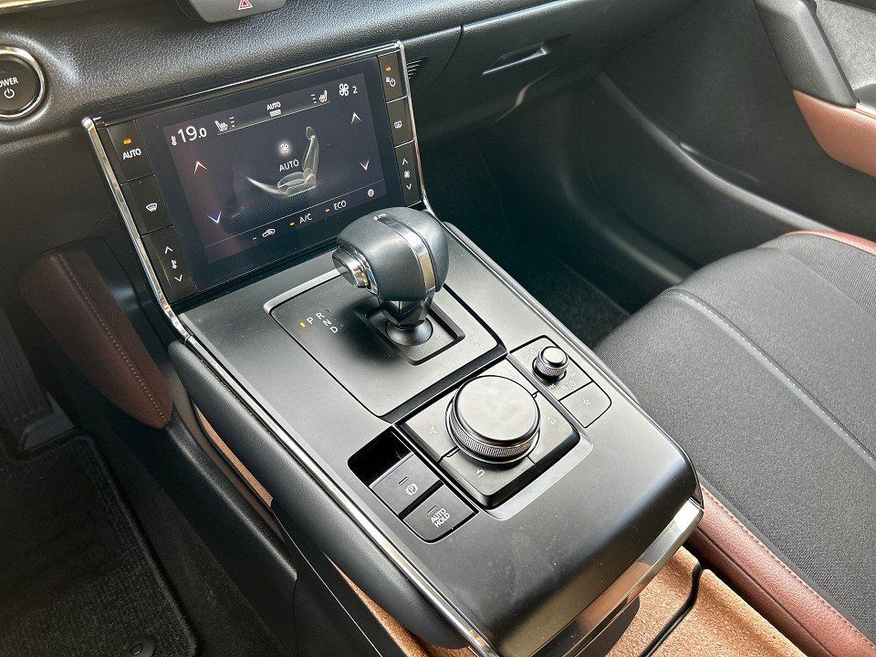 Fahrzeugabbildung Mazda MX-30 35kWh FIRST EDITION MATRIX+HEADUP+NAVI+SHZ