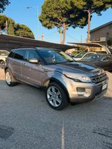 Land Rover Range Evoque 2.2 TD4 5p. Pure Tech Pa - Land Rover Range Rover Evoque mit Diesel-Antrieb: Geländewagen, Td4 Pure