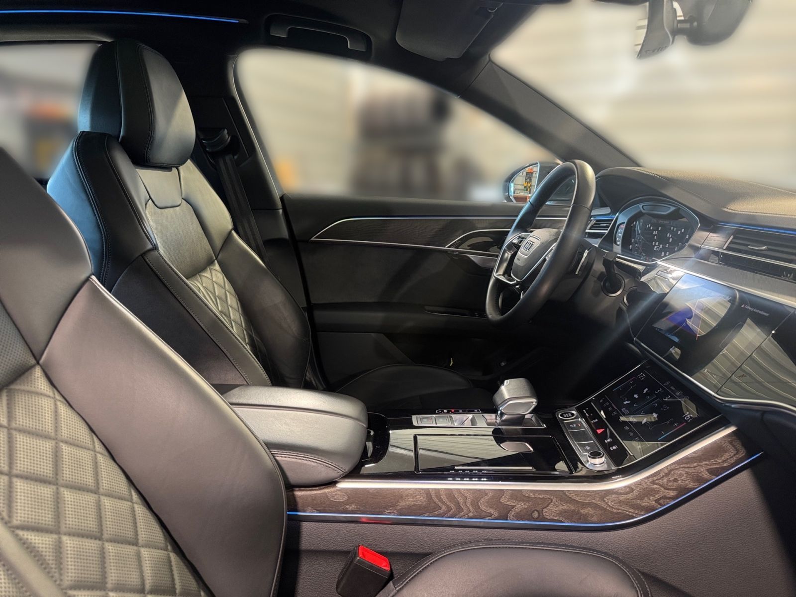 Audi A8 - Bild 23