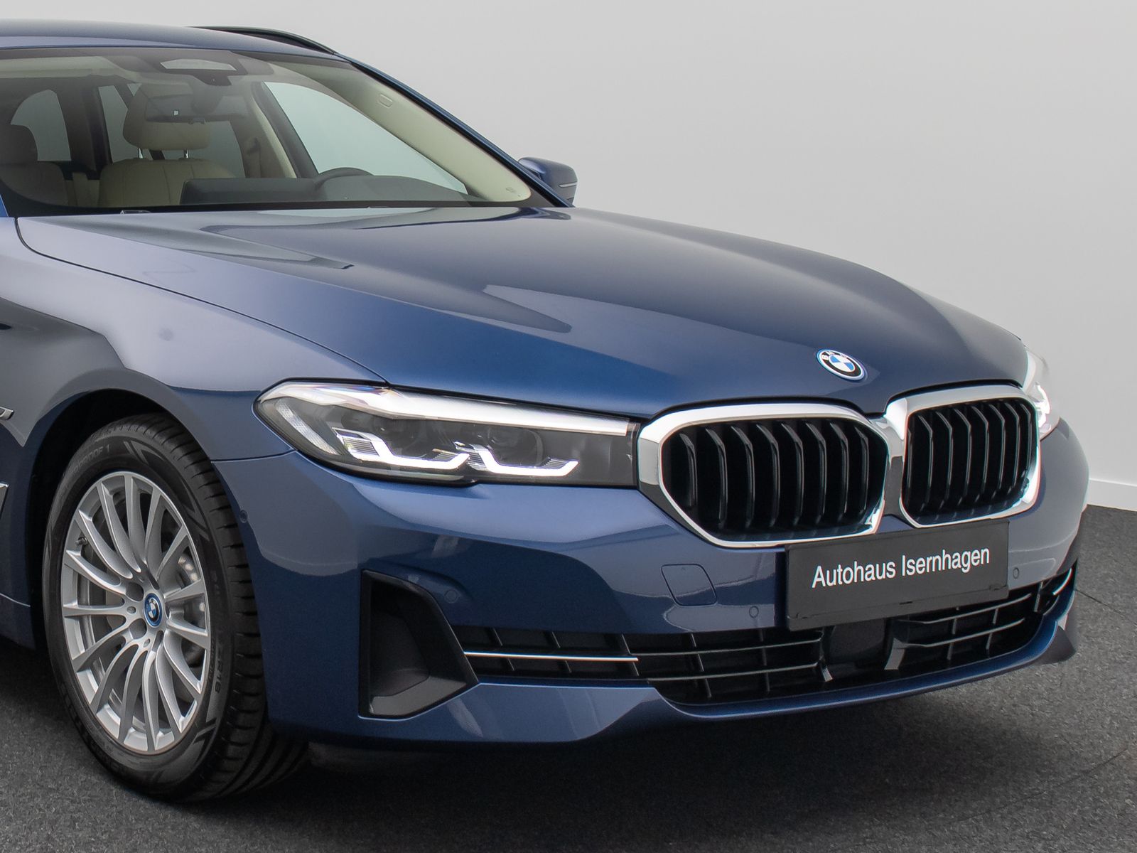 Fahrzeugabbildung BMW 530e Alarm AHK ACC Kamera DAB HiFi WLAN Sport