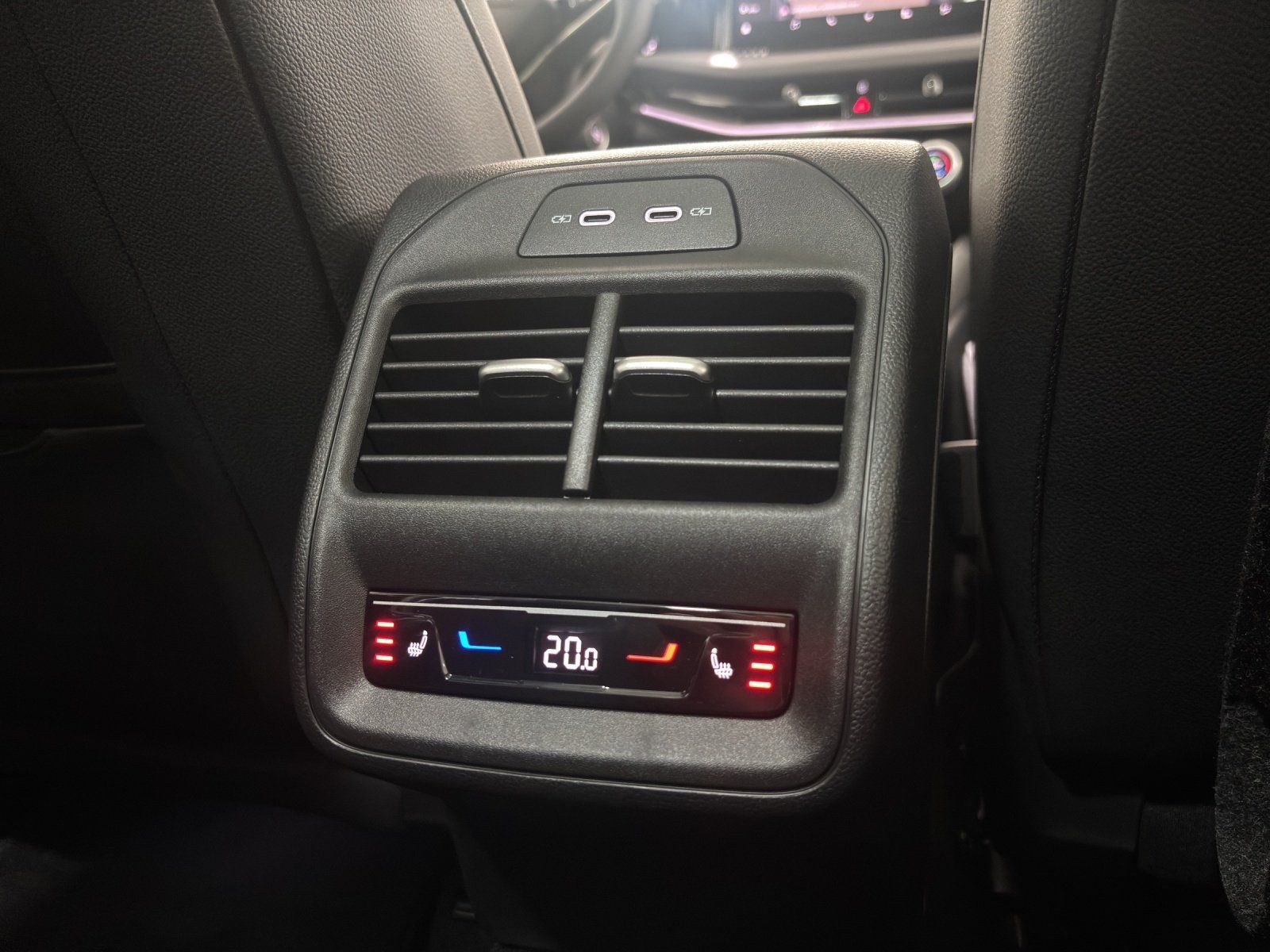 Fahrzeugabbildung SKODA Superb Combi L&K 2,0 TDI 142 kW DSG 4x4