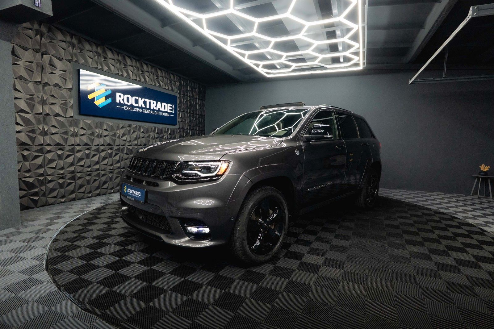 Fahrzeugabbildung Jeep Grand Cherokee 5.7 V8 SRT OVERLAND *Pano*ACC*19%