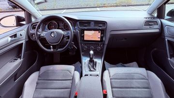 Volkswagen Golf - 11