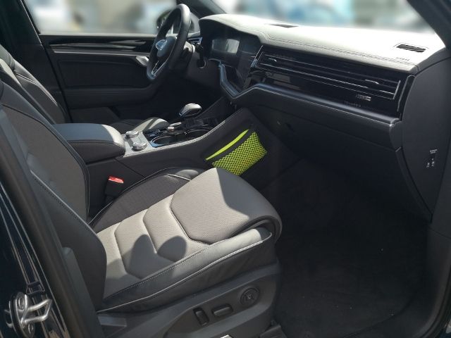 Fahrzeugabbildung Volkswagen Touareg 3.0 V6 TDI 4MOTION Aut. R-Line AHK HUD N