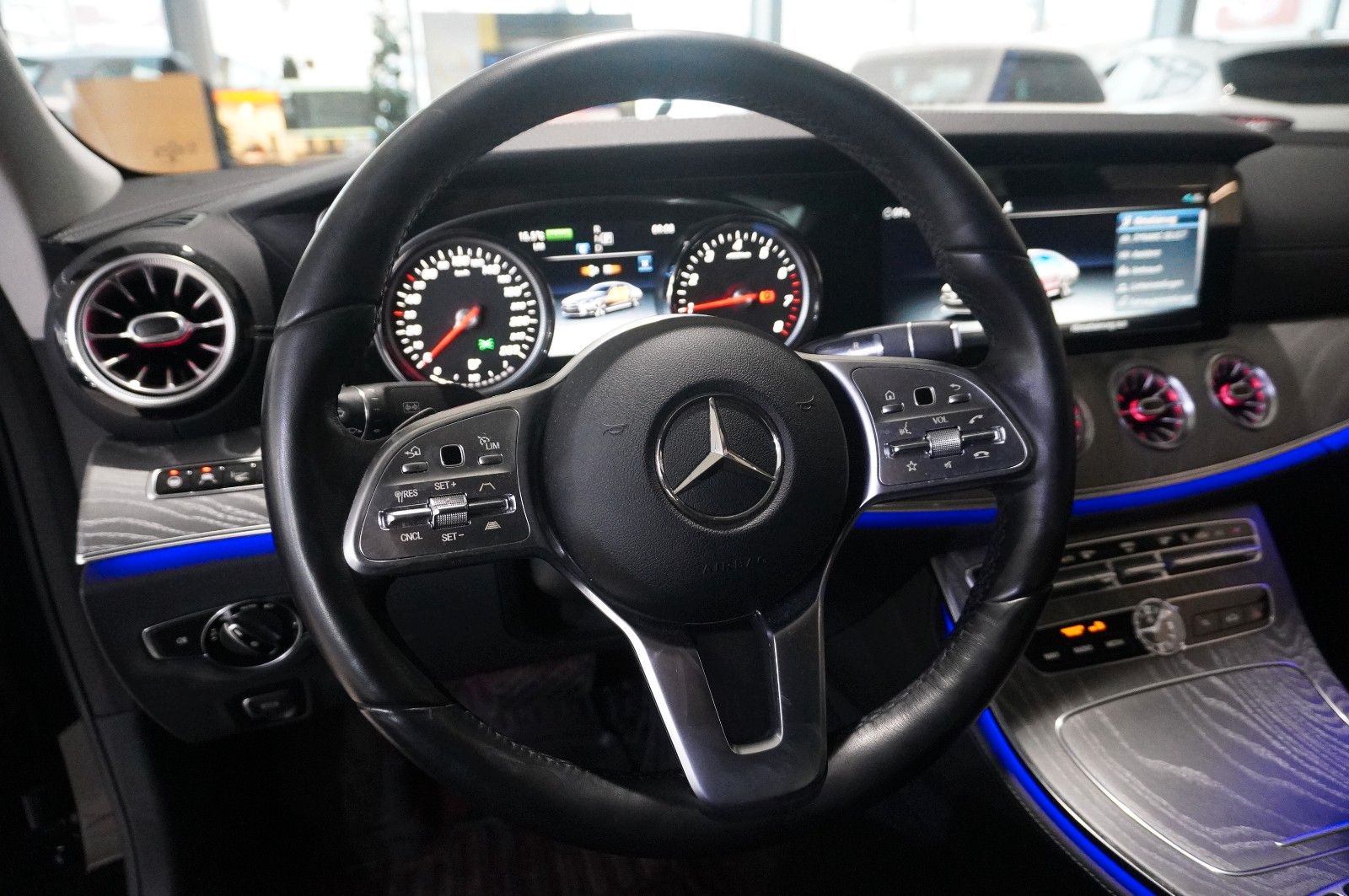 Fahrzeugabbildung Mercedes-Benz CLS 450 4MATIC 9G-TRONIC NAVI/360°/LED/HUD/AHK