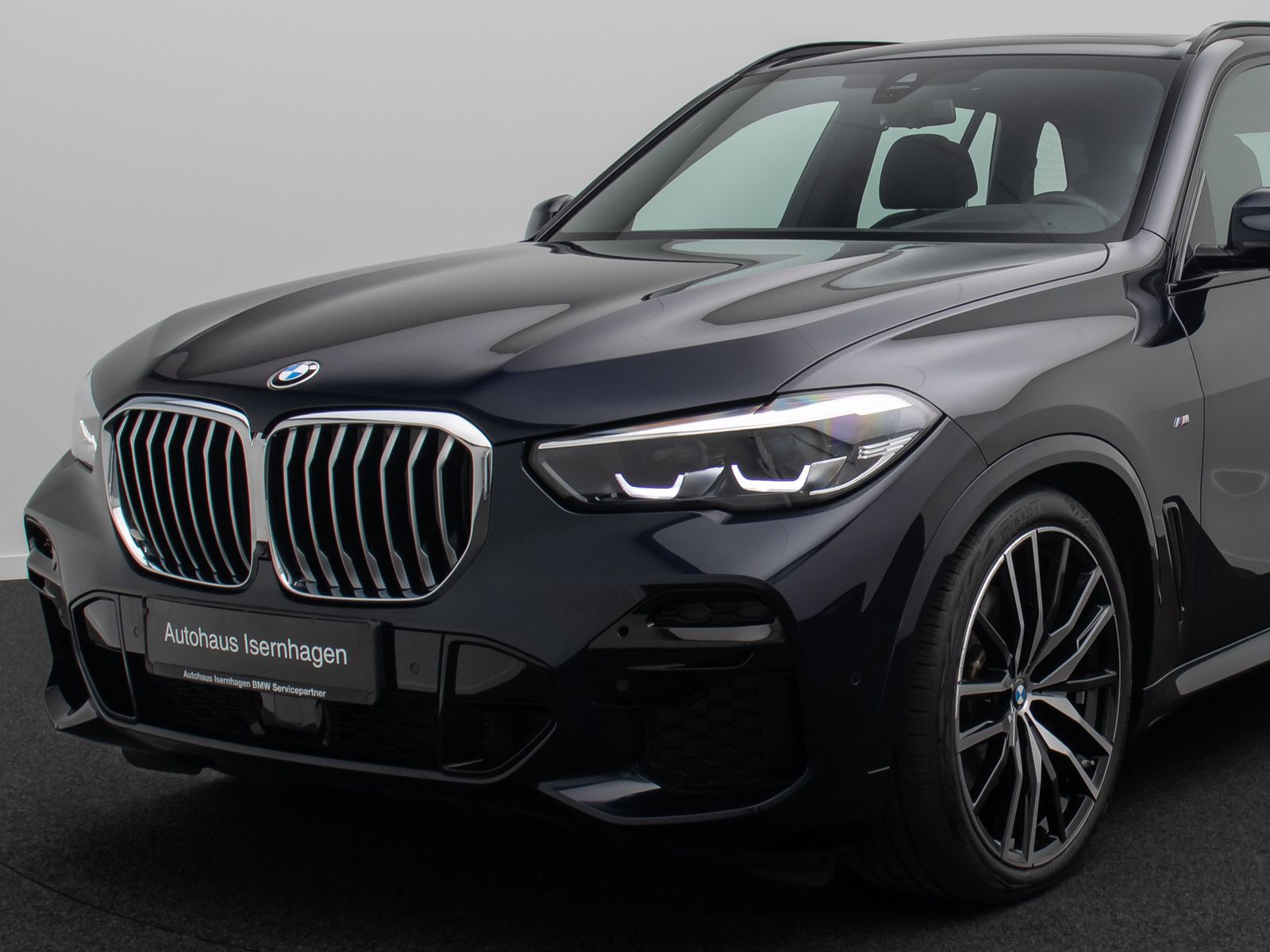 Fahrzeugabbildung BMW X5 xD30d M Sport H/K Panorama HUD DAB SoftCl 22"