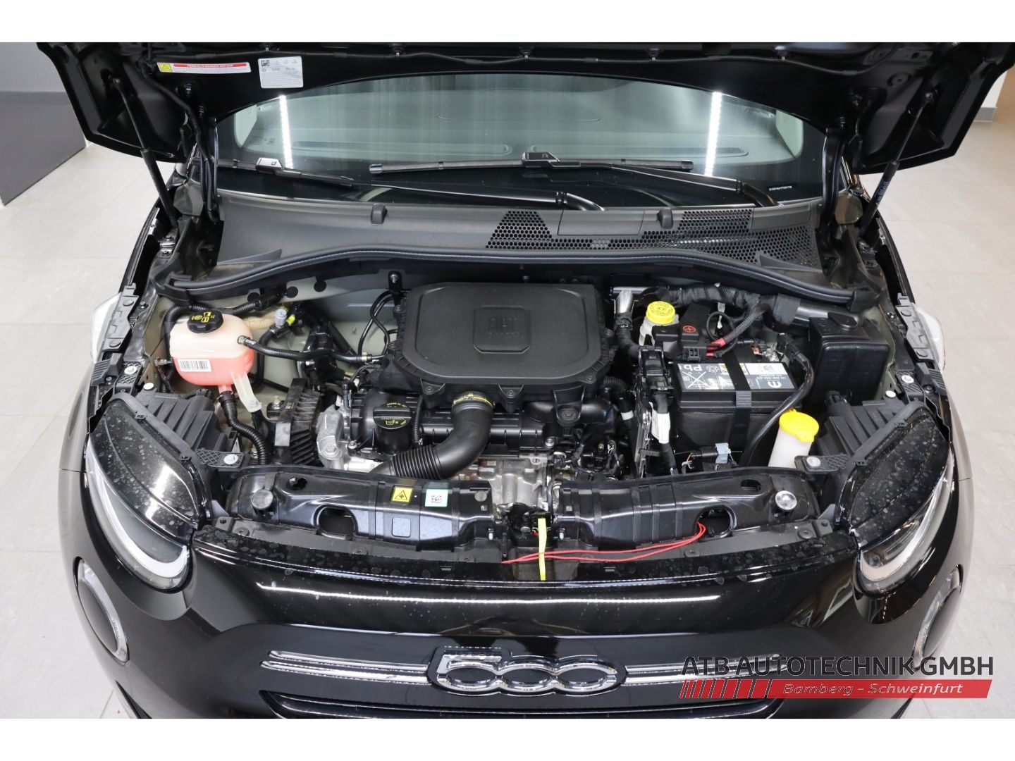 Fahrzeugabbildung Fiat 500 ICON + Komfortpaket Hybrid 1.0l PDC Rückfahr
