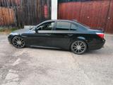 BMW 550i E60, schwarz, sehr guter Zustand  - BMW 550 aus 2006