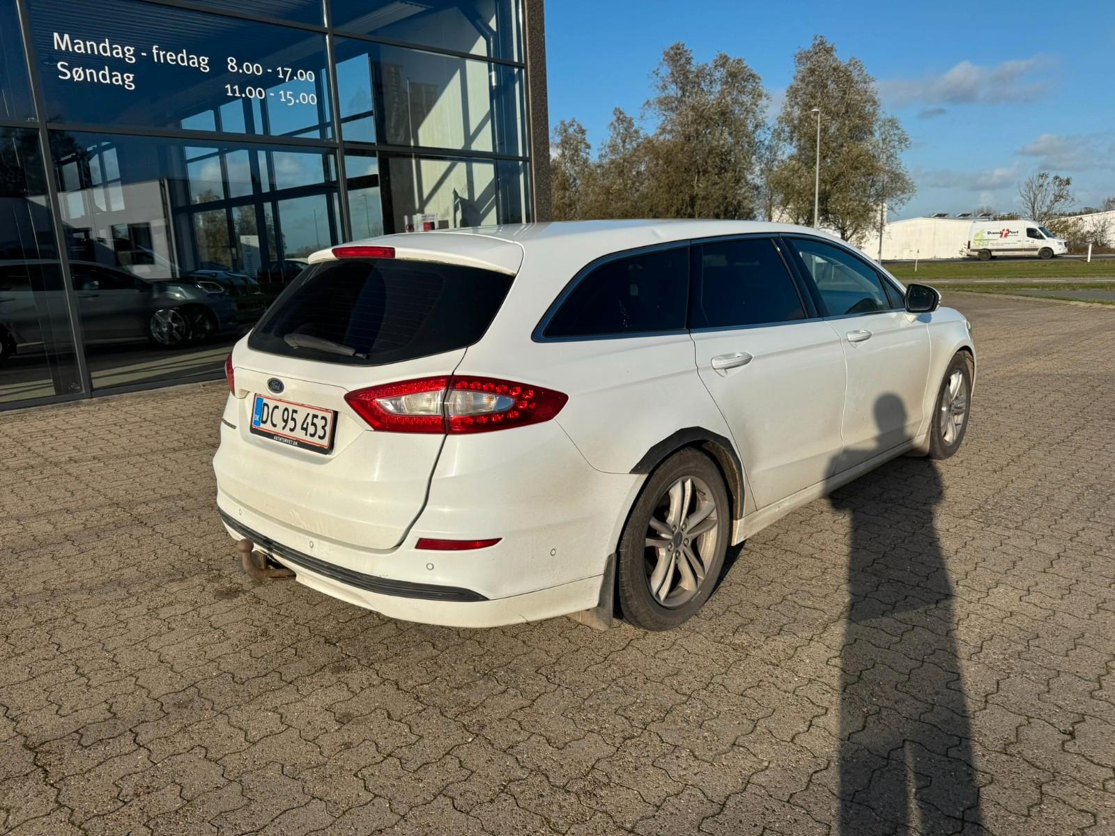Ford Mondeo 2015 — interior