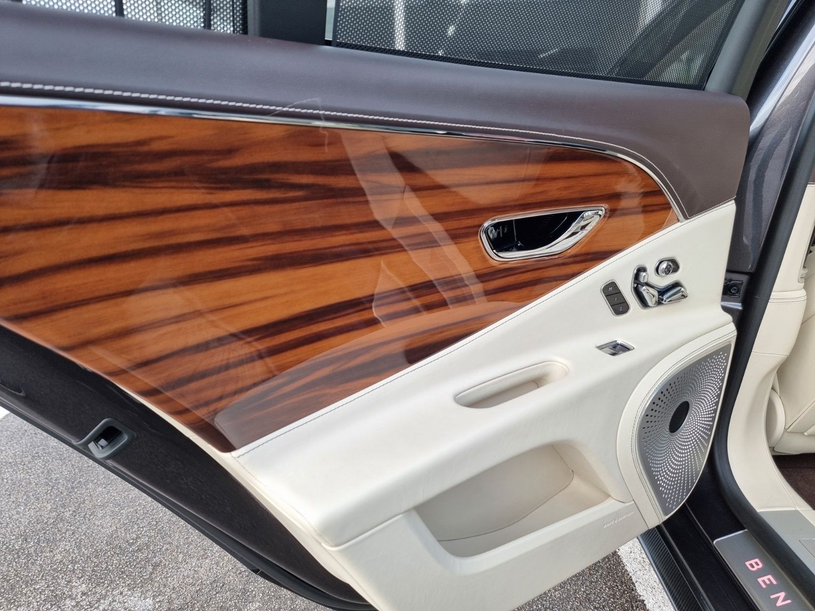 Fahrzeugabbildung Bentley Flying Spur 6.0 W12/Full options!/UPE 340tEuro