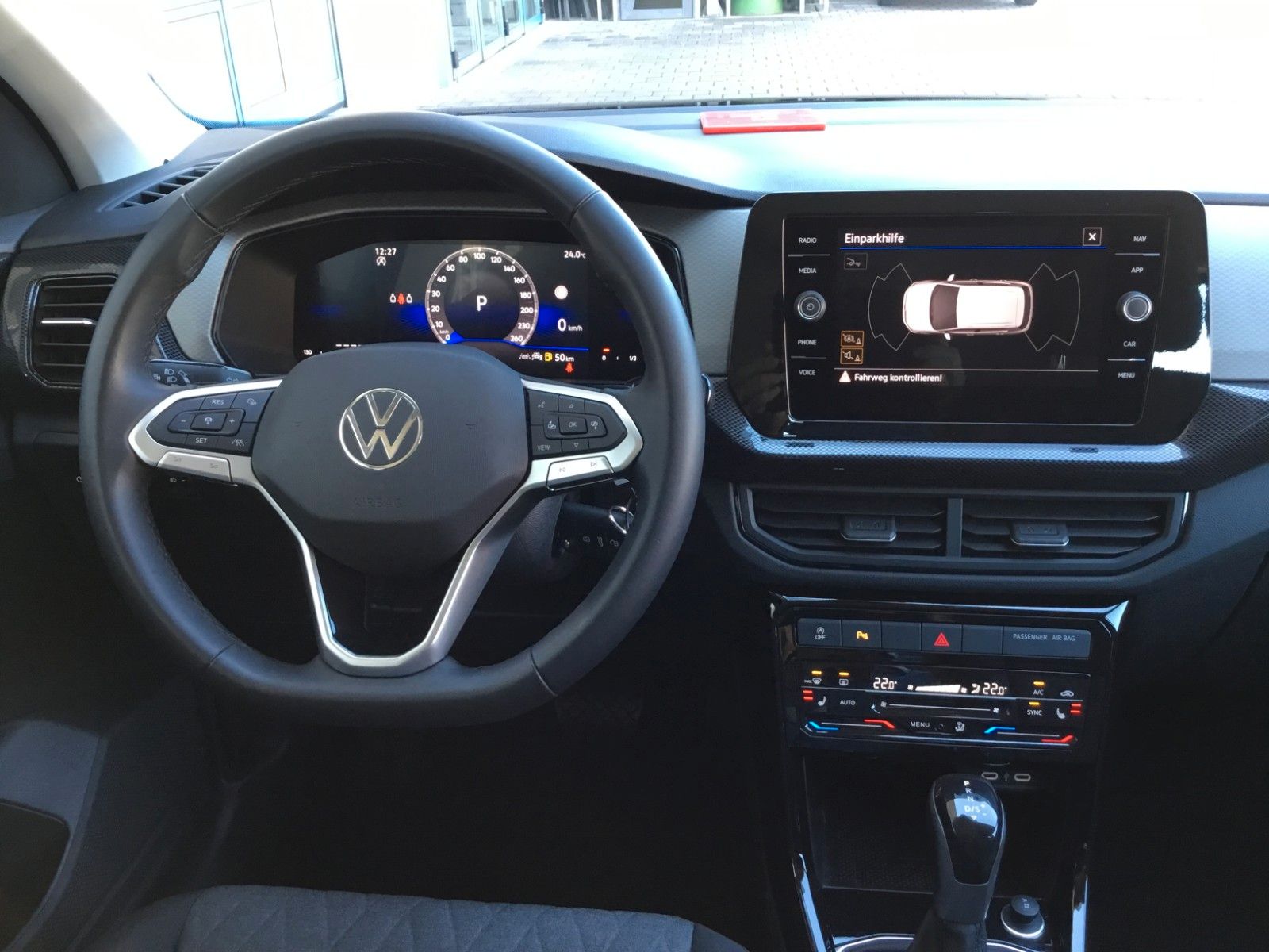 Fahrzeugabbildung Volkswagen T-Cross 1.0 TSI DSG Life+AHK+ACC+LED+17"+Kamera