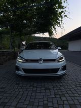 Volkswagen Golf 2.0 TSI DSG GTI Performance GTI Performance - Volkswagen in Stuttgart