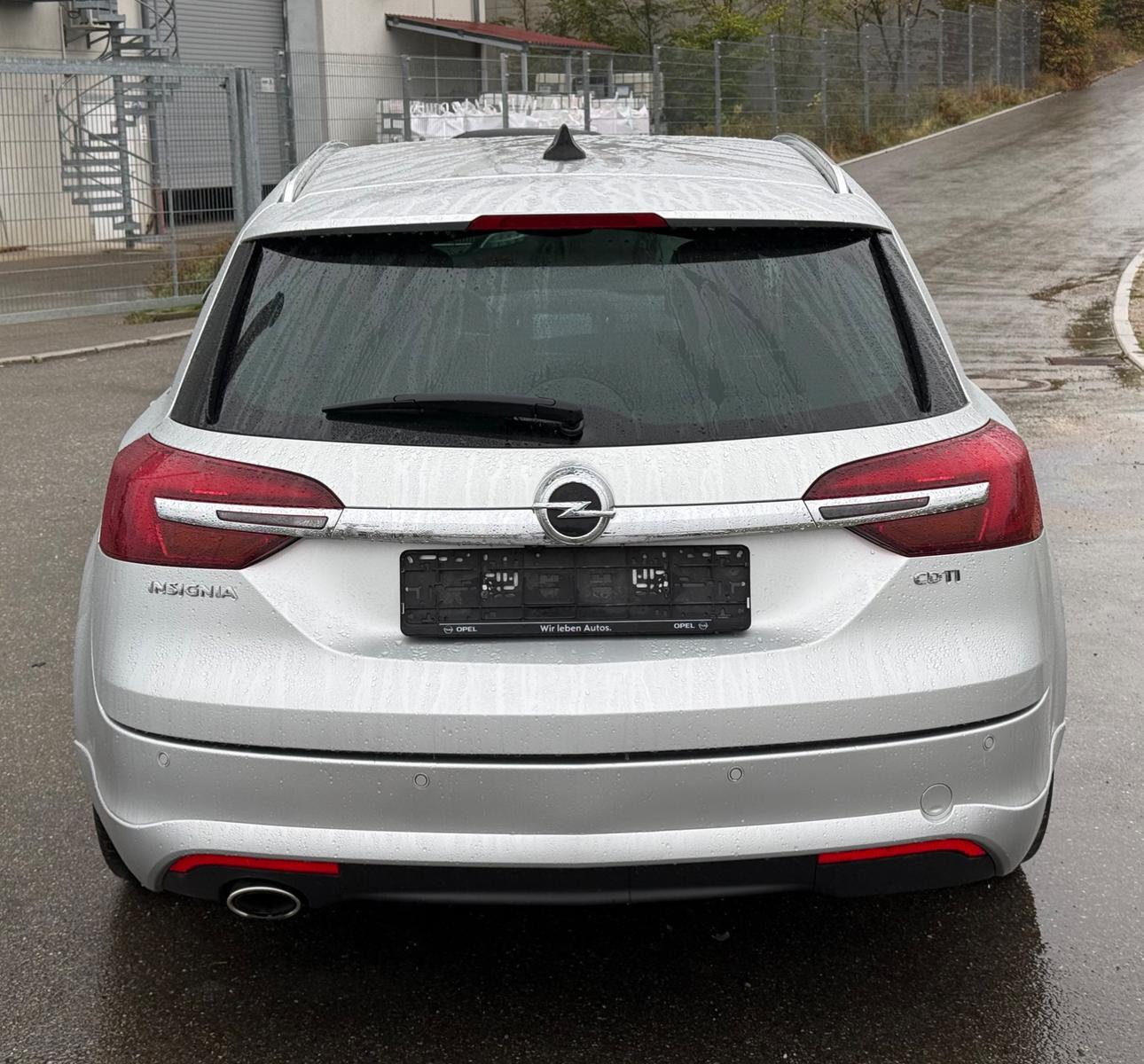 Opel Insignia 2015 — салон