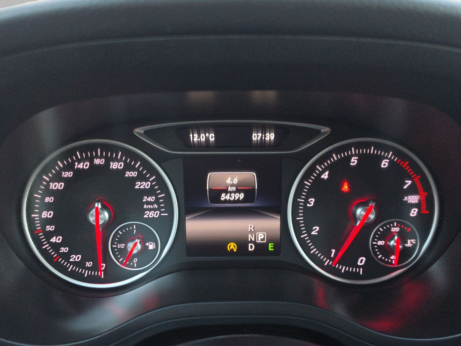 Fahrzeugabbildung Mercedes-Benz B 180 AUTOMATIK KAMERA TEMPOMAT SITZHEIZUNG NAVI