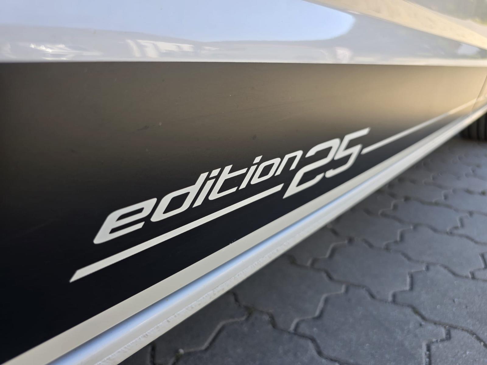 Volkswagen T5 Transporter Bus Multivan Edition 25