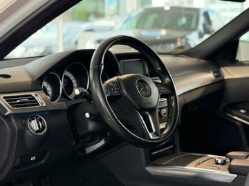 Mercedes E 200 - 11