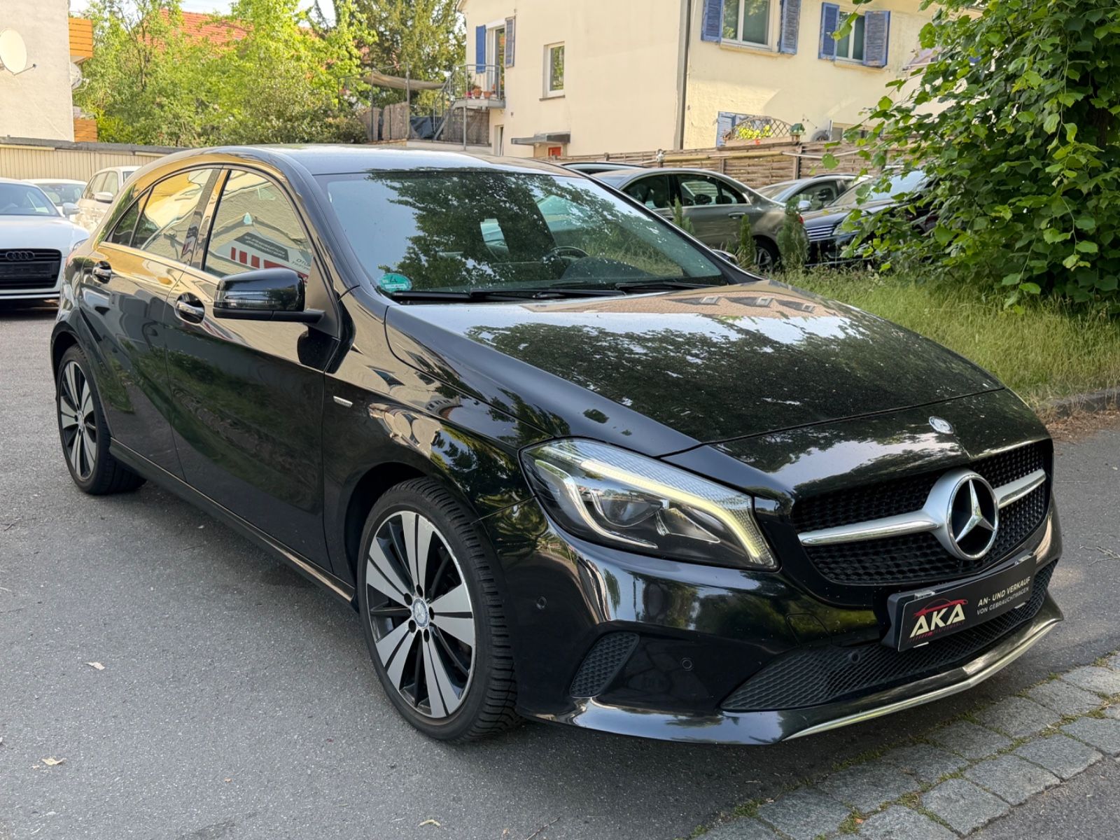 MERCEDES-BENZ A 200