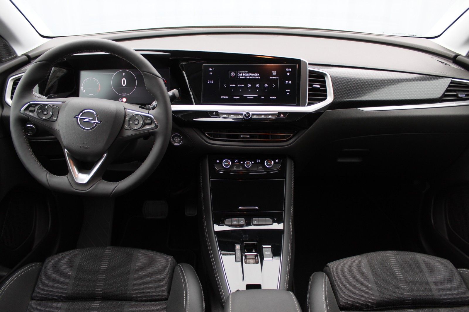 Fahrzeugabbildung Opel Grandland*SHZ*LHZ*360°Kamera*PDC*LED*Keyless