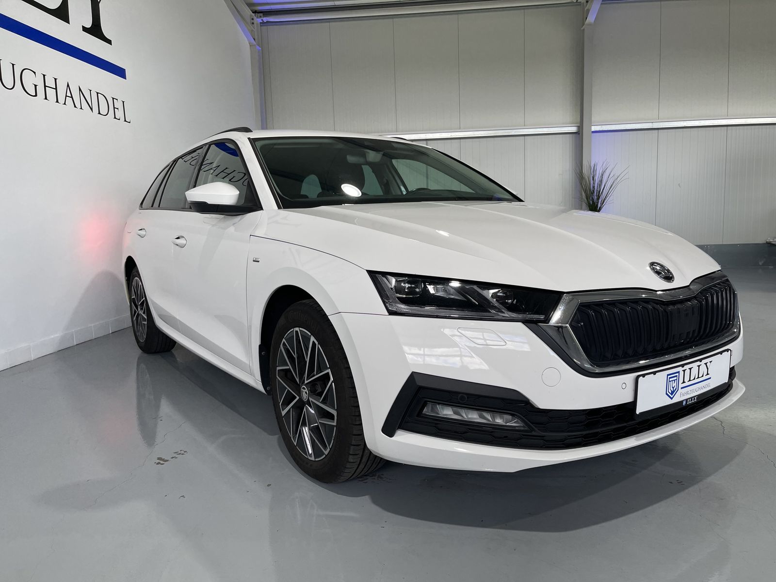 Fahrzeugabbildung SKODA Octavia Clever 2.0 TDI*LED-Matrix*Cam*Navi*