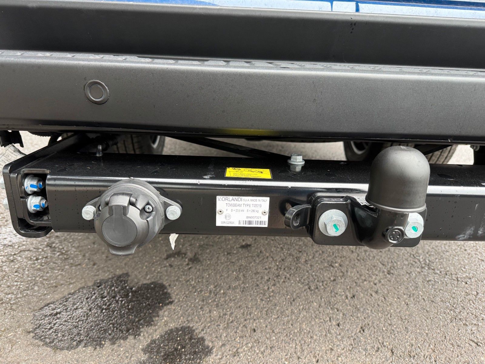 Fahrzeugabbildung Iveco Daily 50C18HA8 3.0L *CrewVan*AHK*Automatik*