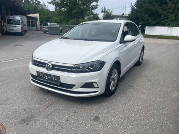 Volkswagen Polo - 1