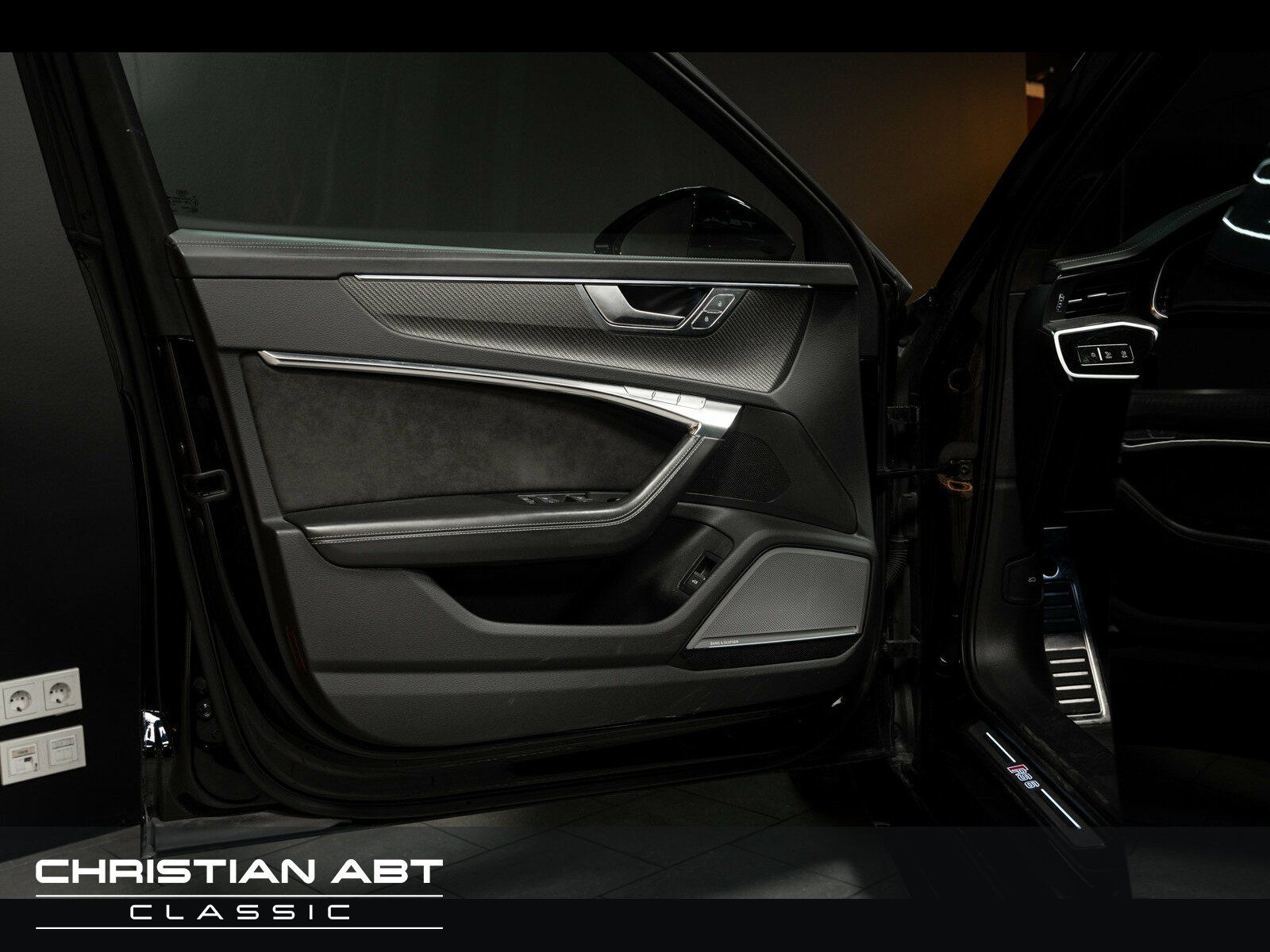 Fahrzeugabbildung Audi RS 6 Avant 4.0 TFSI quattro B&O Keramik Pano