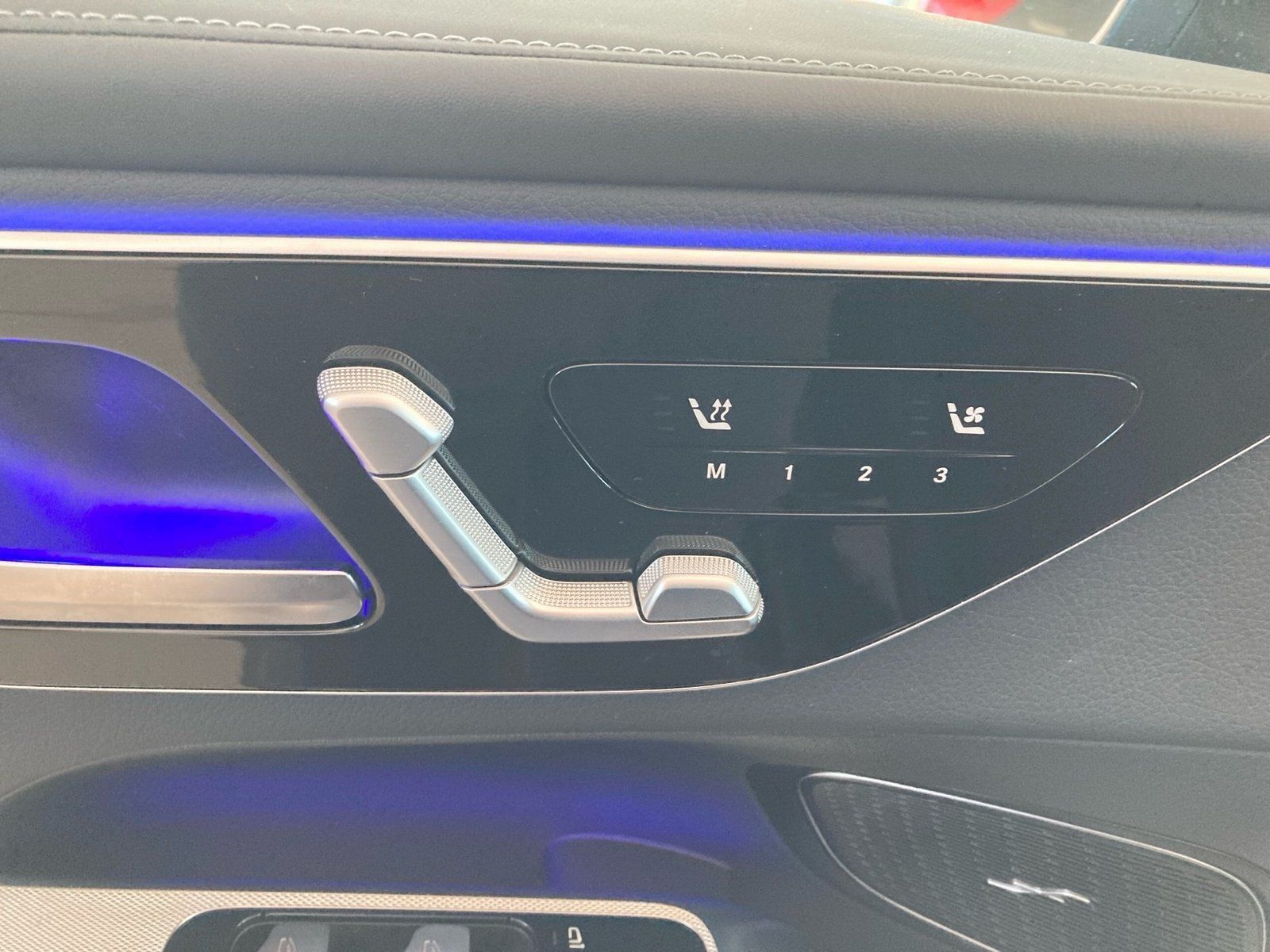Fahrzeugabbildung Mercedes-Benz GLC 200 4M AMG *AHK*Pano*Distro*Totwink*LED*Kam*