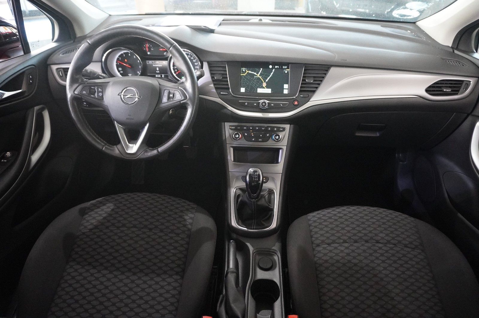 Fahrzeugabbildung Opel Astra K ST 1.2T BUSINESS NAVI/LED/SHZ/TEMP./DAB+