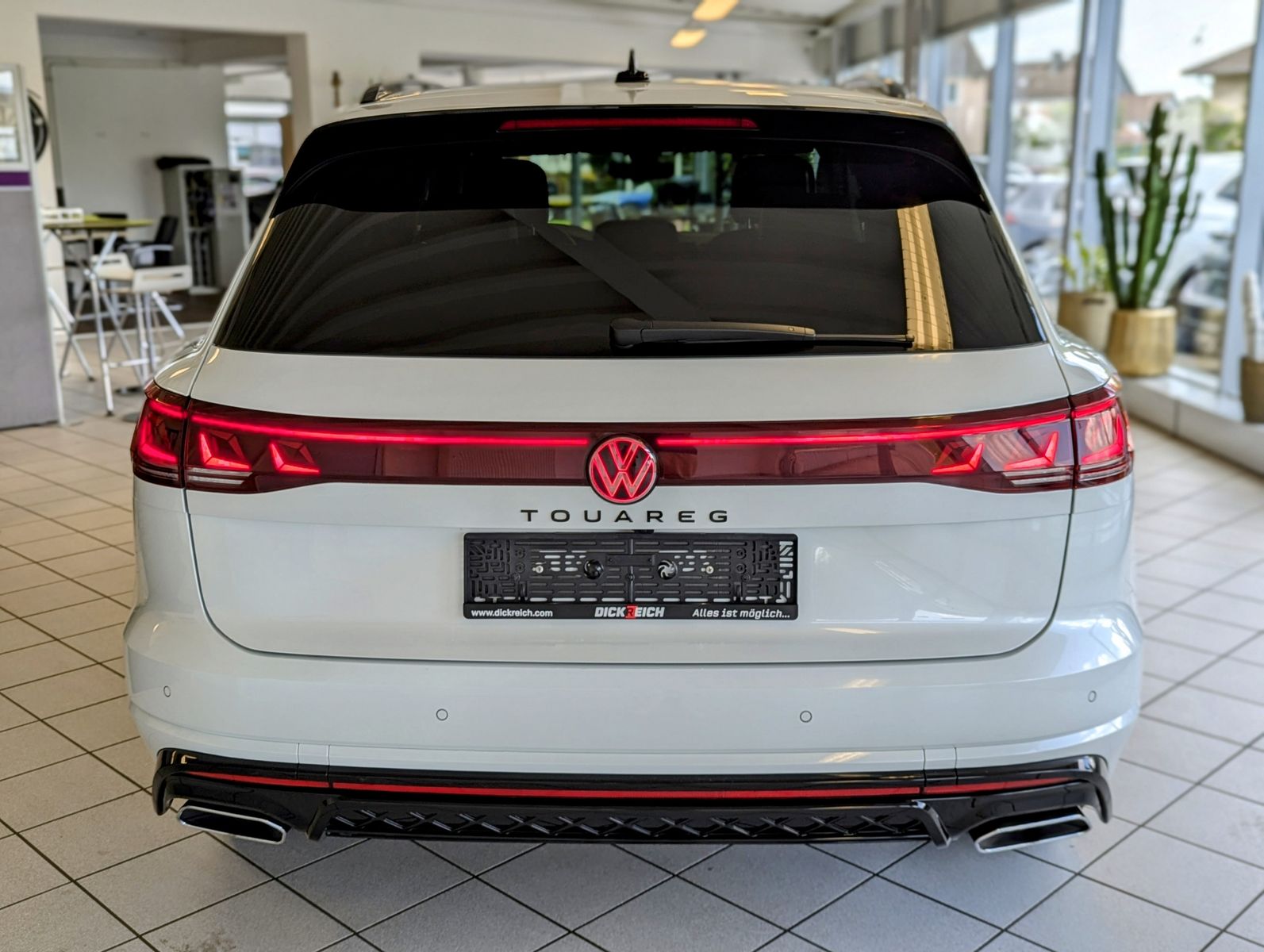 VW Touareg 3.0 TDI 4M R-Line Komfort-Paket UPE 111T - Image 6