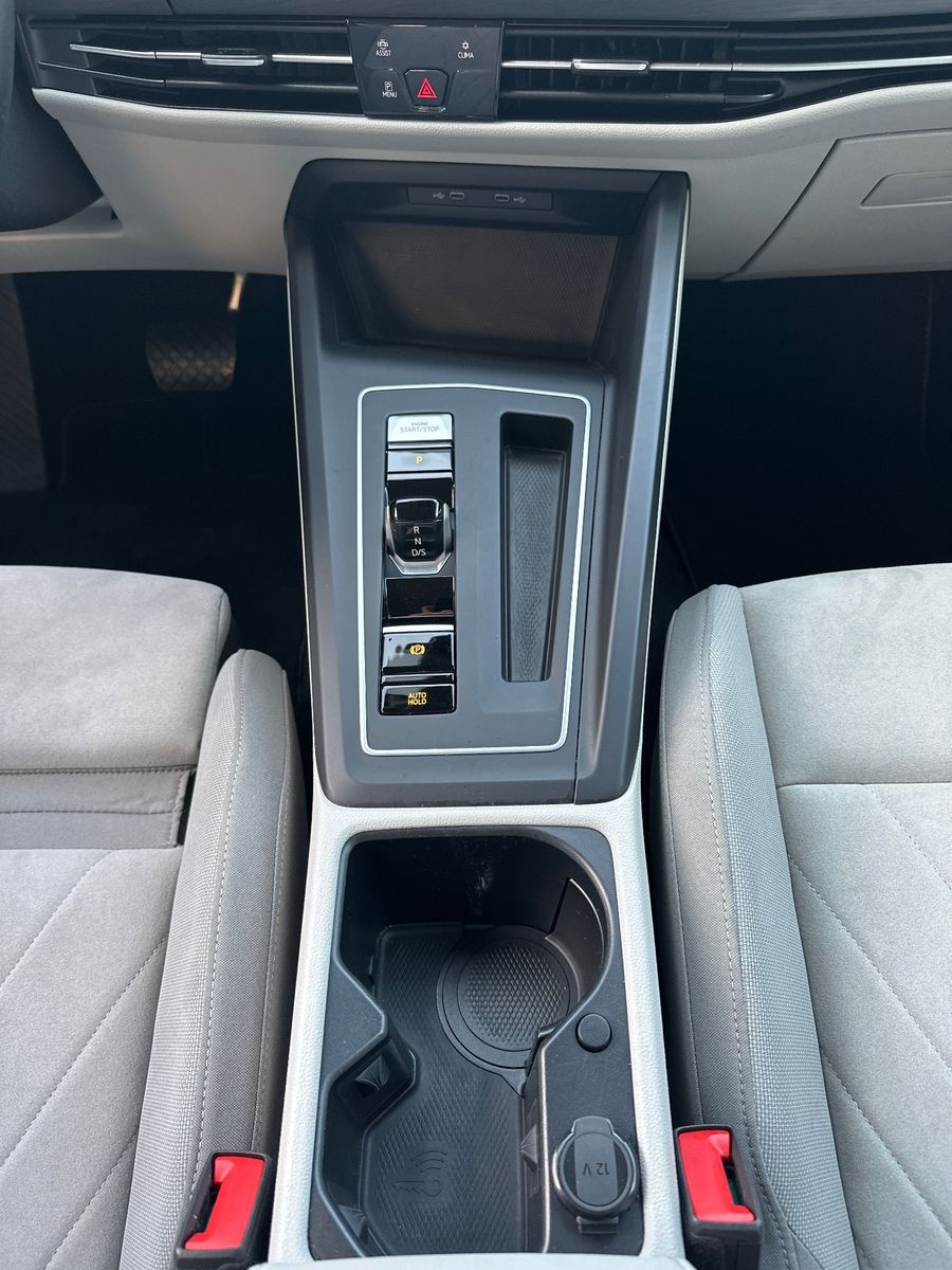 Fahrzeugabbildung Volkswagen Golf Variant 1.5 eTSI OPF DSG Style NAV+LED+ACC