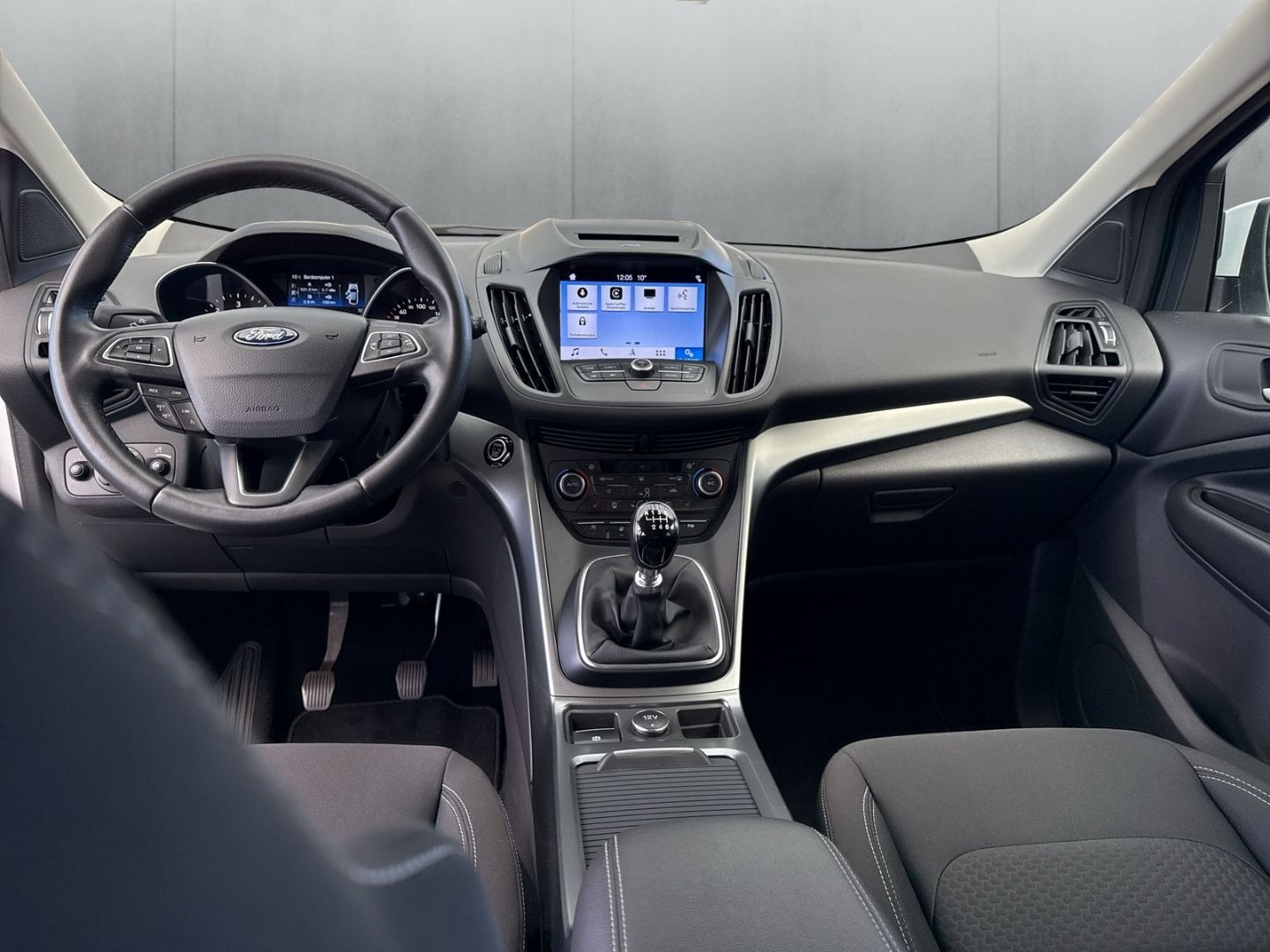 Fahrzeugabbildung Ford Kuga Cool & Connect PPS v+h Winterpaket