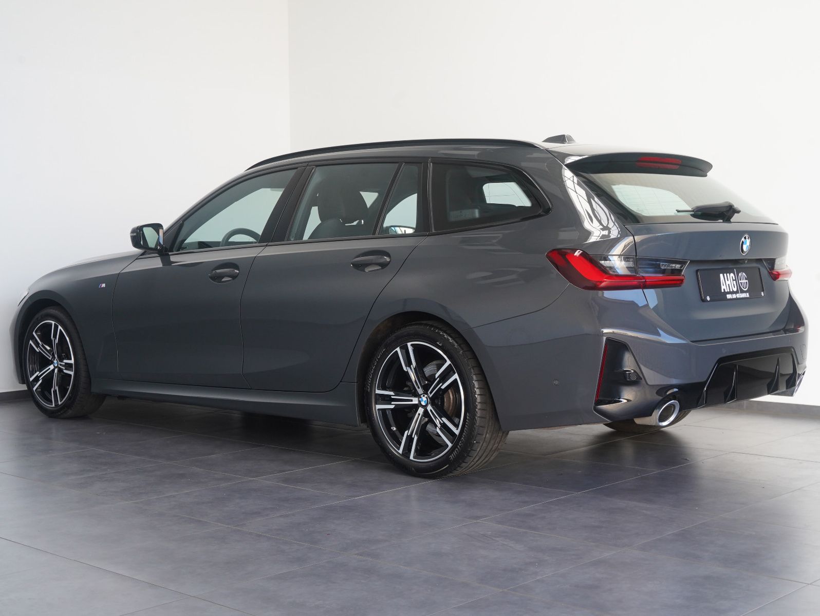 Fahrzeugabbildung BMW 320 d xDrive Touring M Sport LED/DAB/CARPLAY/ACC
