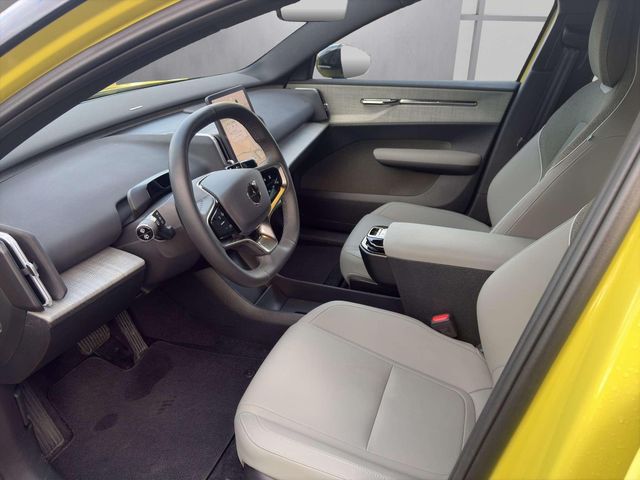 Volvo EX30 Plus AWD Performance Pure Electric