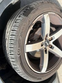 Volkswagen Touareg - 4