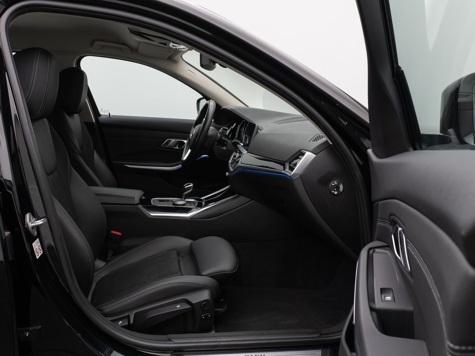 Fahrzeugabbildung BMW 320d Sport Line LED PDC Geschwindigk Indivibual