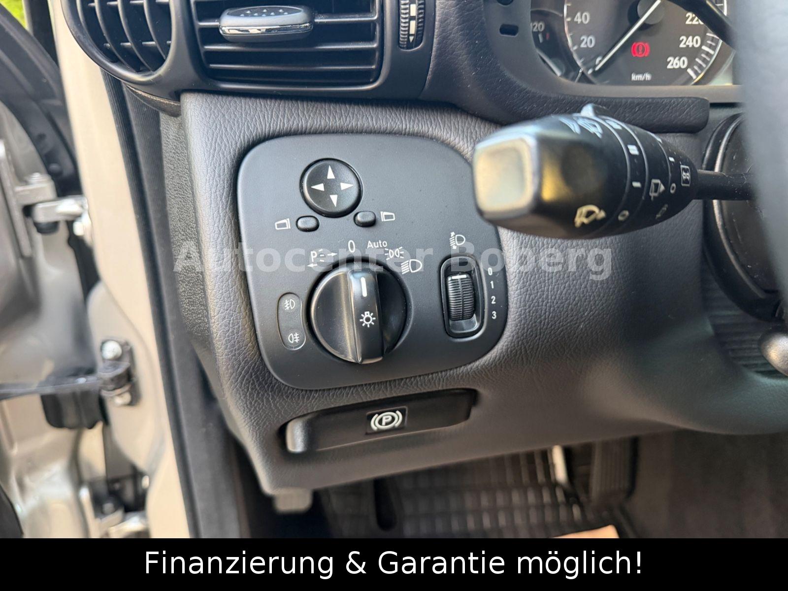 Mercedes-Benz C200 2004 — photo 17