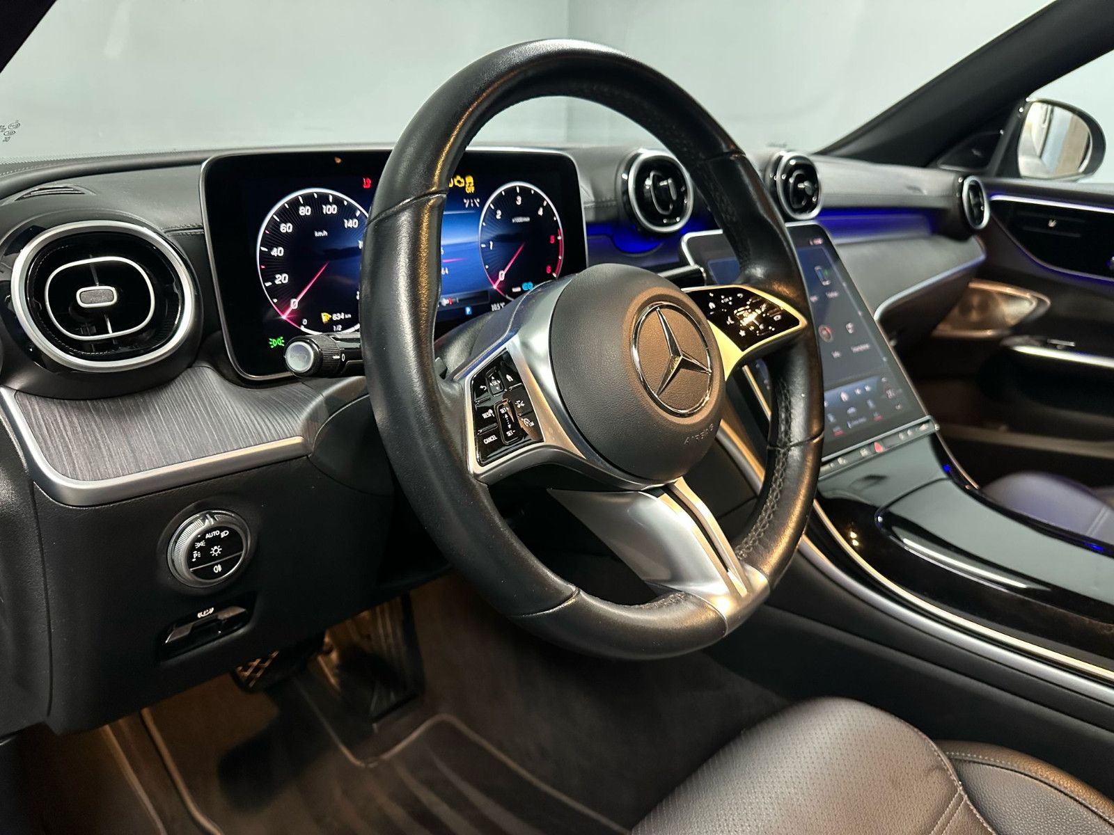 Fahrzeugabbildung Mercedes-Benz C 300 d Autom. AVANTGARDE*NIGHT*AHK*DISTRO*360*