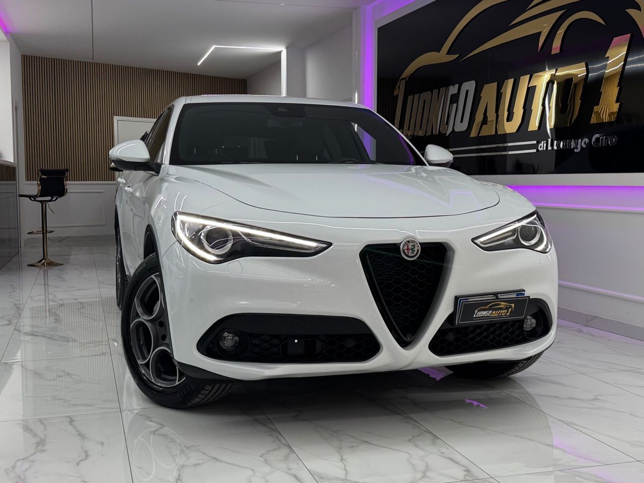 Alfa-Romeo Stelvio - 1