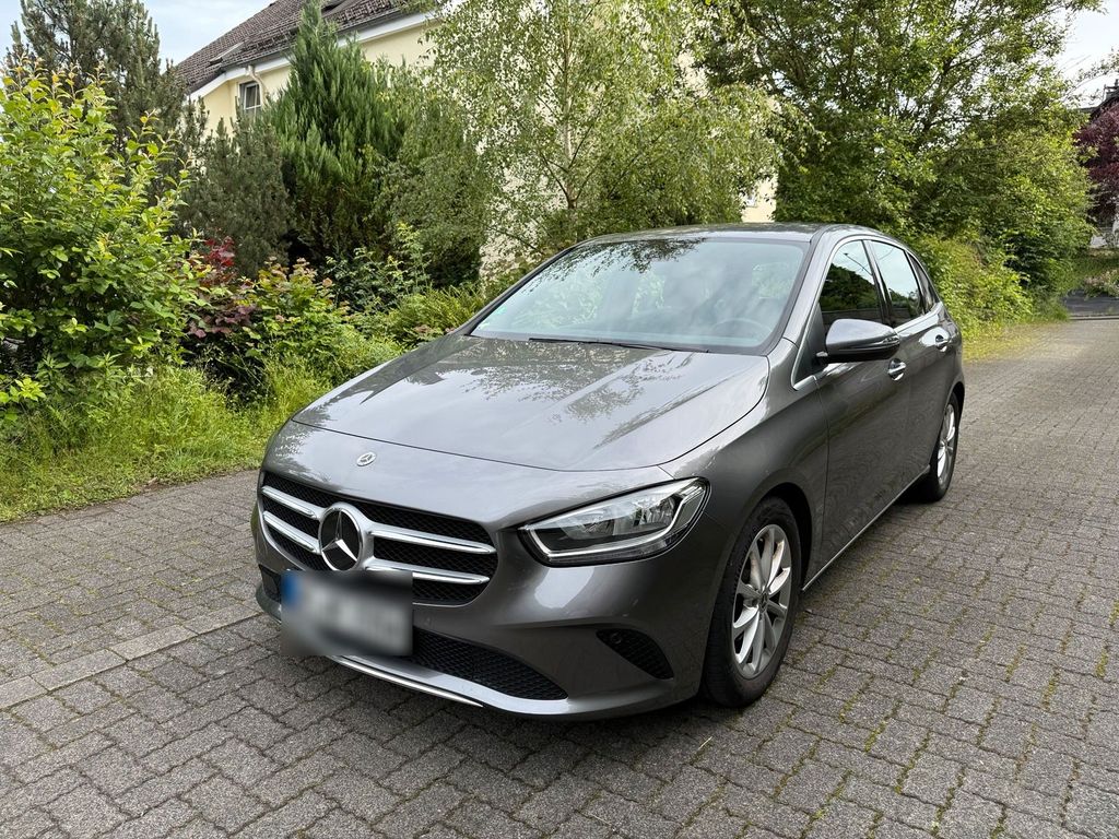 Image of Mercedes-Benz B 180