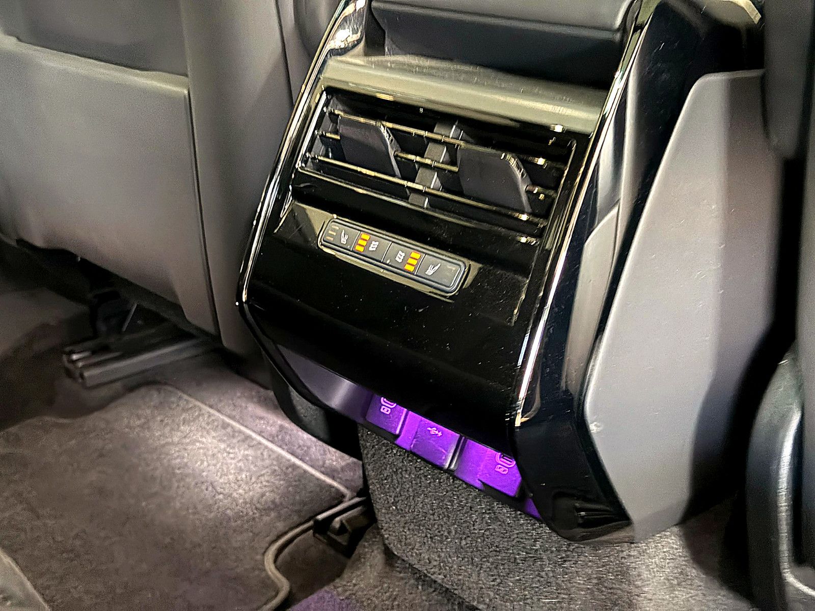 Fahrzeugabbildung Land Rover Range Rover Sport Dynamic SE/PANO/3D''KAMER/MERI